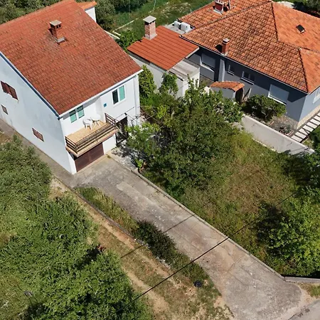 House Viola * Ugljan
